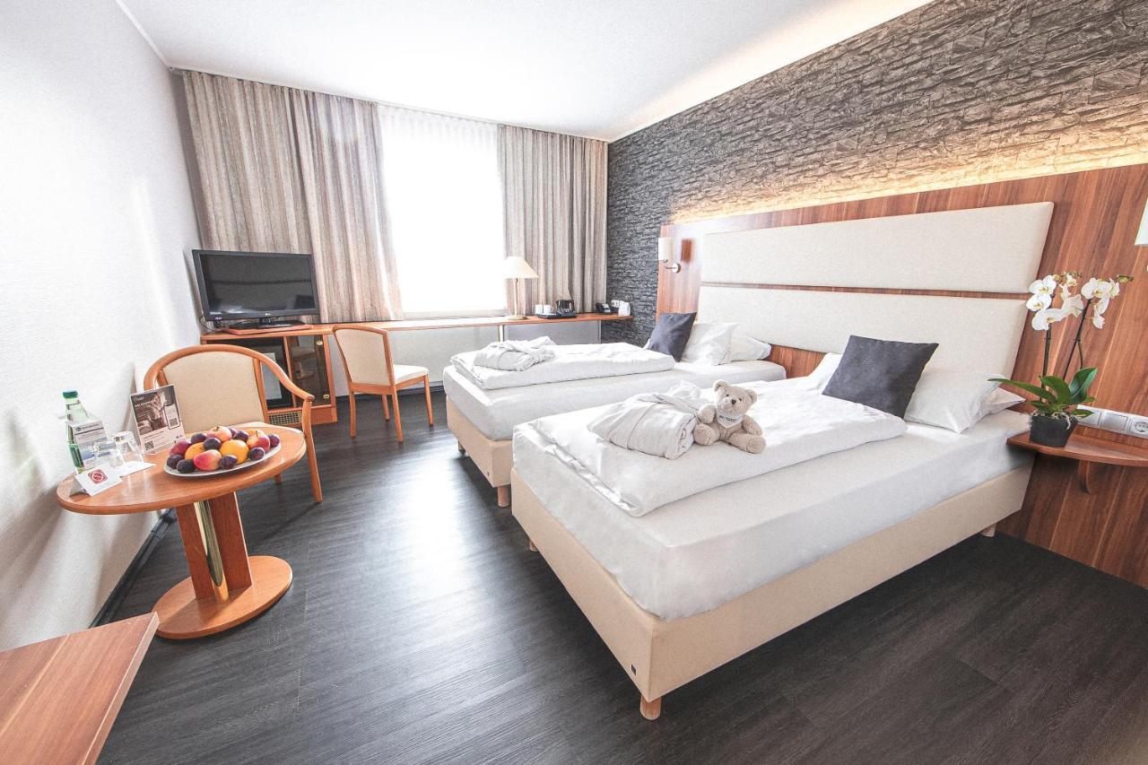 Western Plaza 4*
