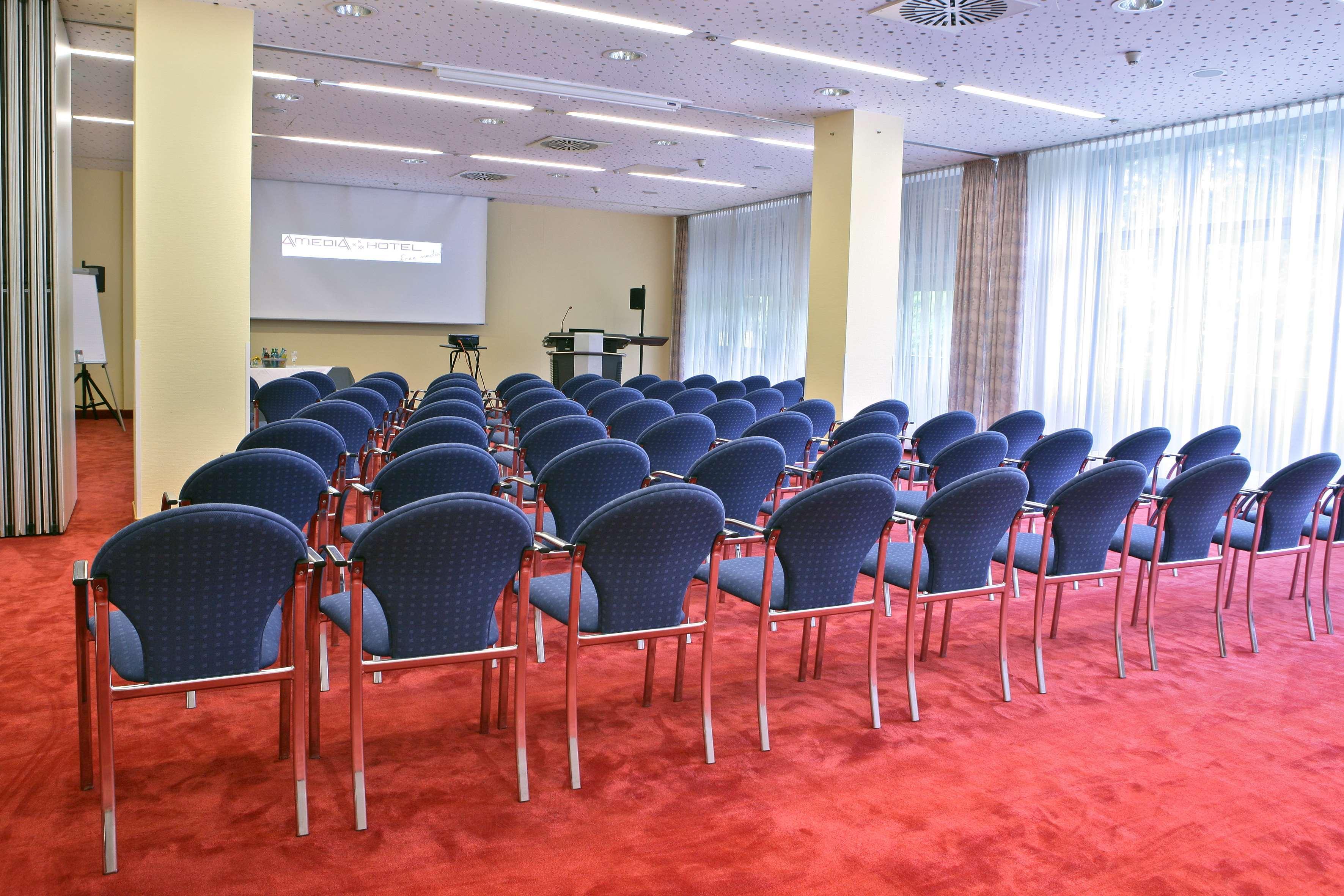 Western Plaza Hotel 4*
