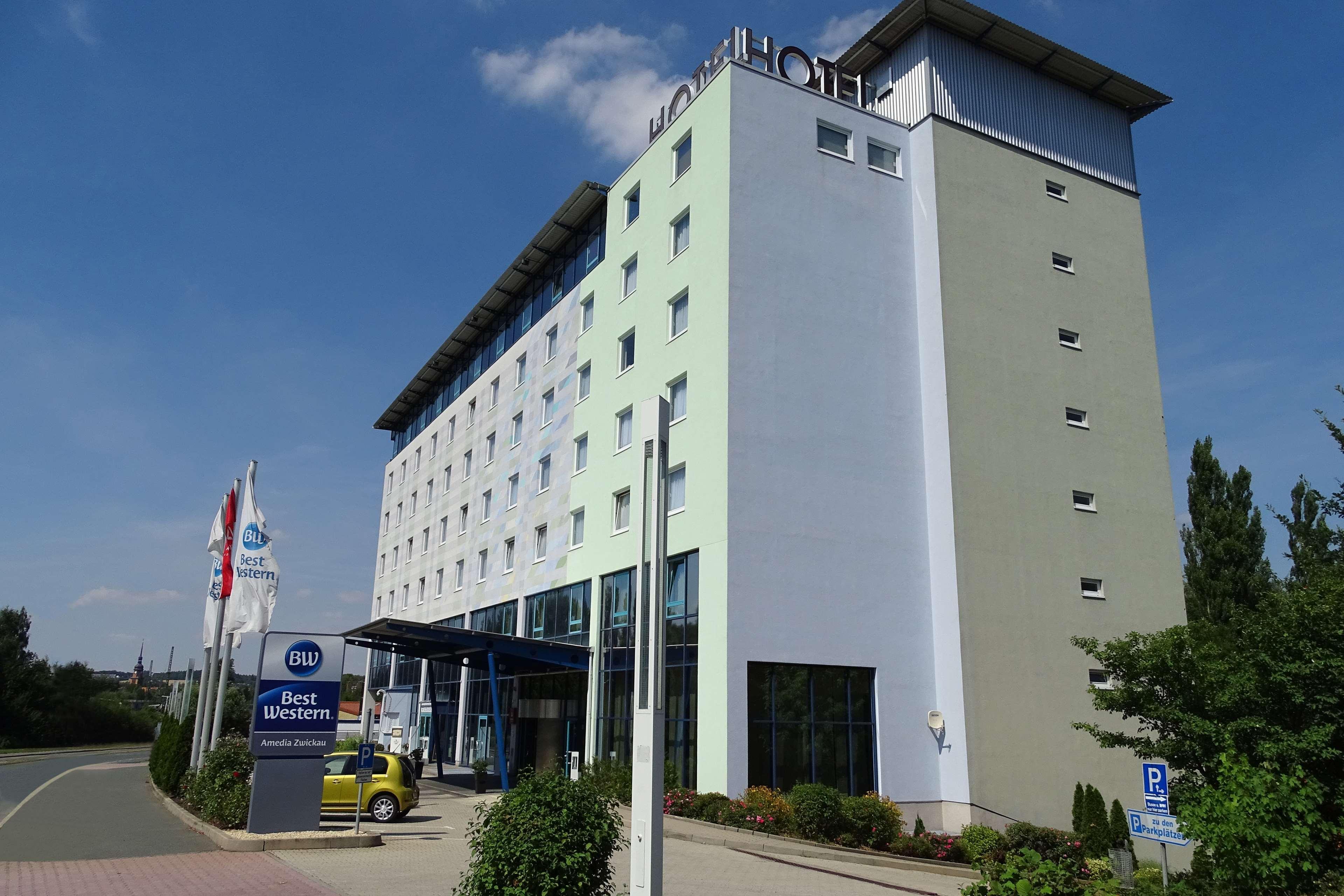 Western Plaza Hotel