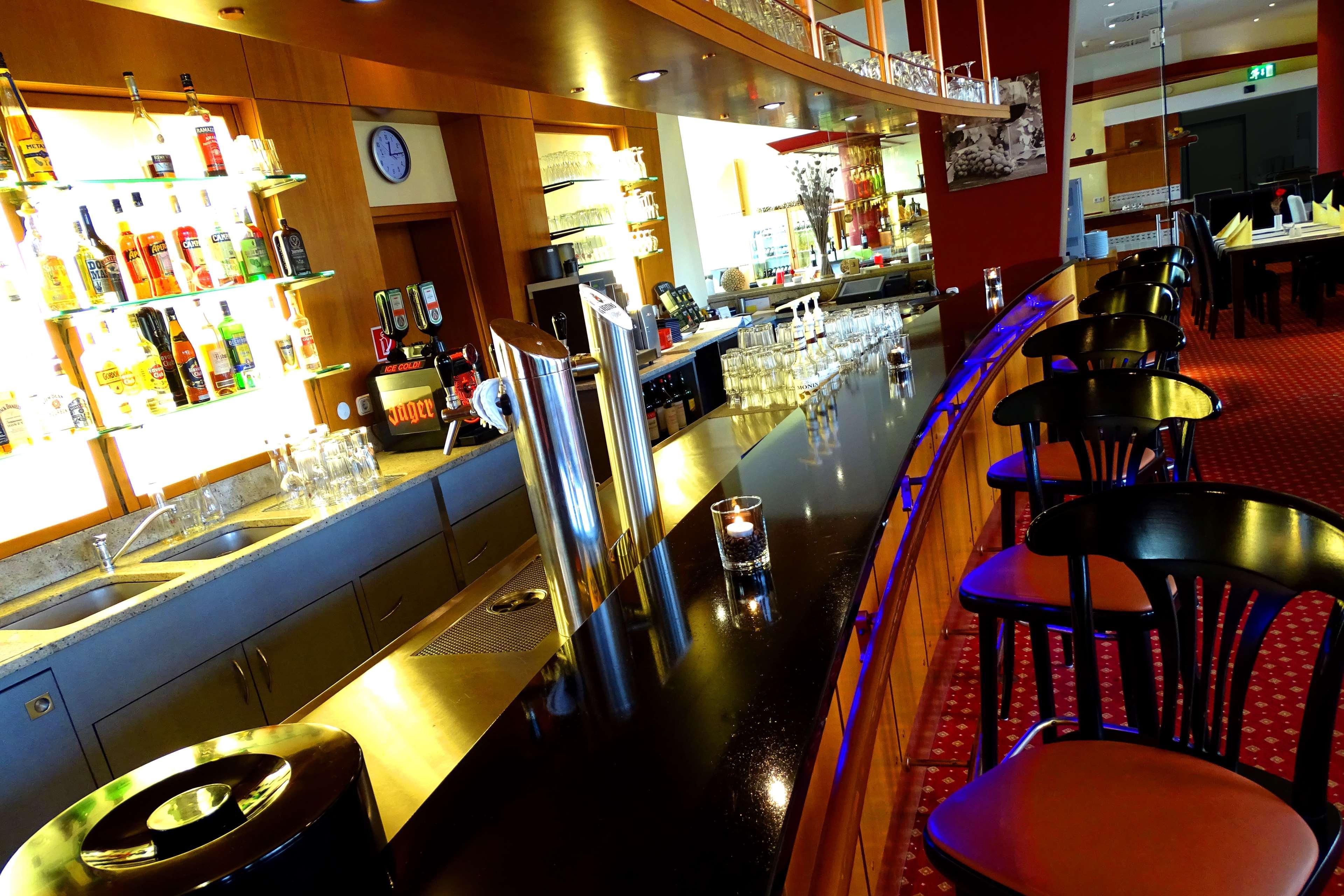 Hotel Western Plaza 4*