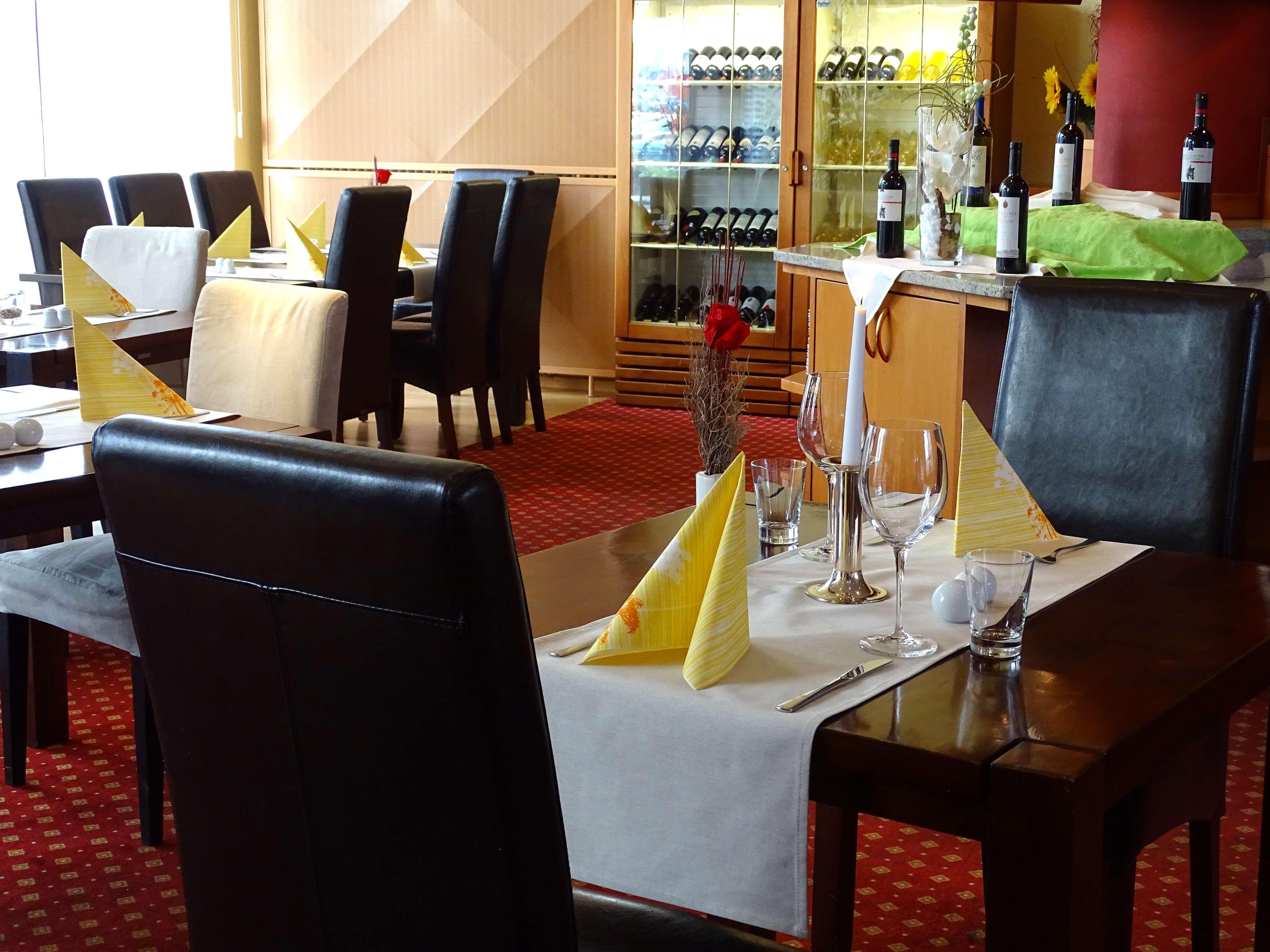 Hotel Western Plaza 4*