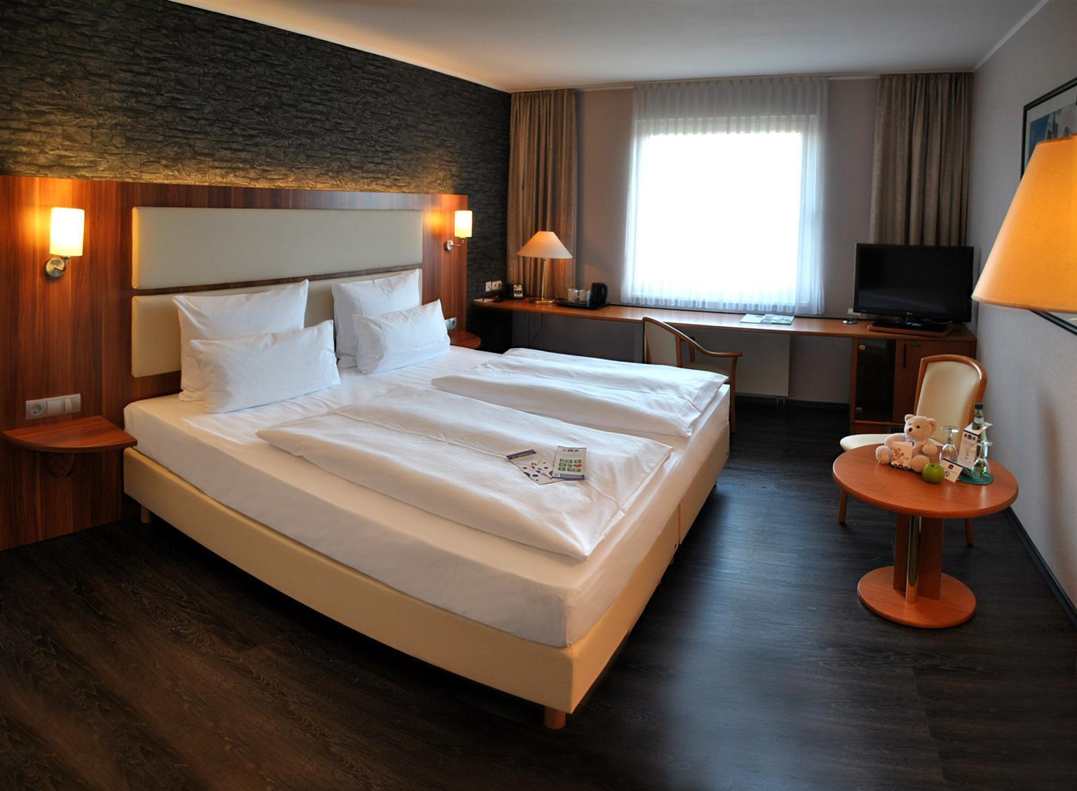 Western Plaza 4*